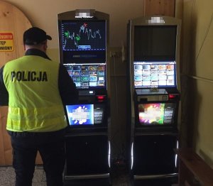fot. zabezpieczone nielegalne automaty do gier hazardowych