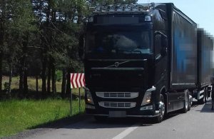 fot. ciężarowe volvo biorące udział w zdarzeniu w Łążku Ordynackim