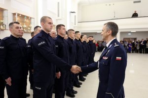 Komendant Wojewódzki Policji w Lublinie gratuluje nowym policjantom wstąpienia w szeregi policji.