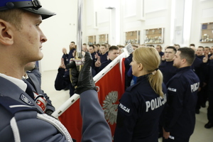 Policjanci ślubują na Sztandar Komendy Wojewódzkiej Policji w Lublinie.
