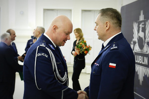 Kadra kierownicza gratuluje awansu nowemu Komendantowi Wojewódzkiemu Policji młodszemu inspektorowi Tomaszowi Gilowi